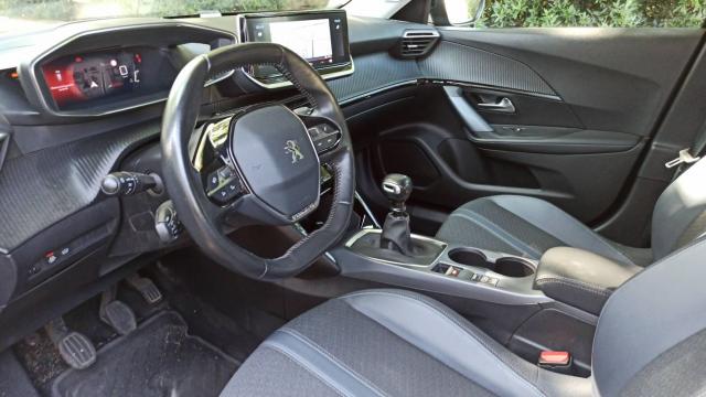 Peugeot 2008 image 7