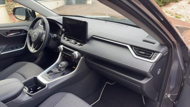 Toyota Rav4 image 9