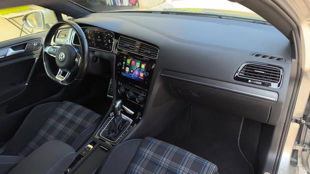 Volkswagen Golf image 9