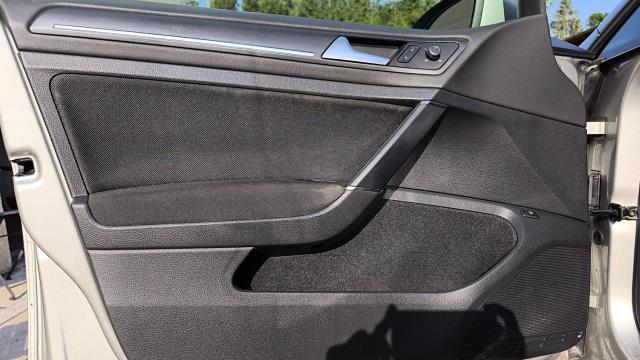 Volkswagen Golf image 7