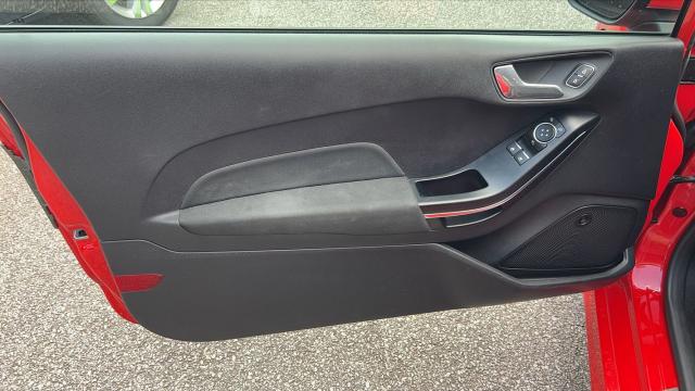 Ford Fiesta image 9
