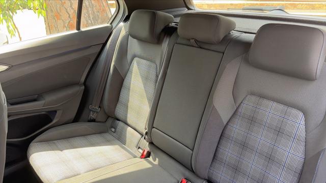 Volkswagen Golf image 9