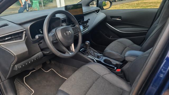 Toyota Corolla Touring Sports image 1