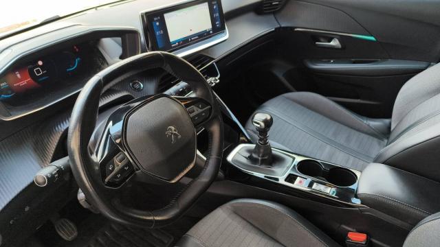 Peugeot 208 image 8