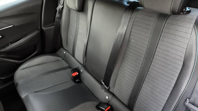 Peugeot 208 image 7