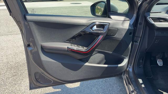 Peugeot 208 image 3
