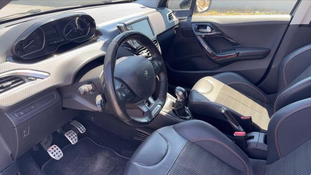 Peugeot 208 image 8