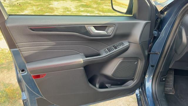 Ford Kuga image 5