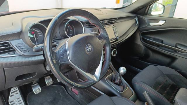 Alfa Romeo Giulietta image 8