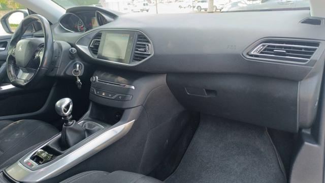 Peugeot 308 image 9
