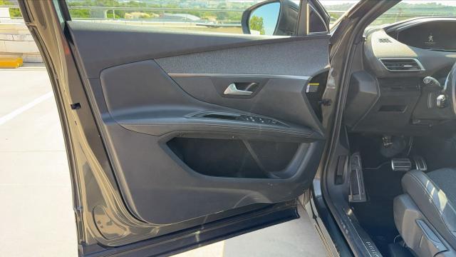 Peugeot 3008 image 8