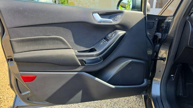 Ford Fiesta image 2