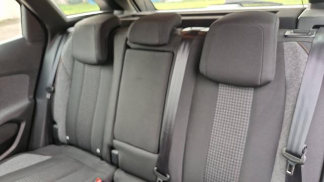 Peugeot 3008 image 3