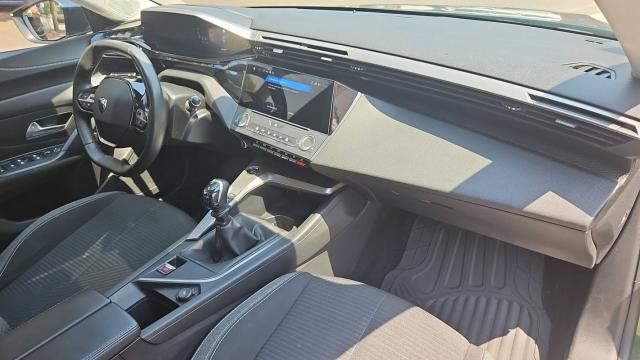 Peugeot 308 image 2