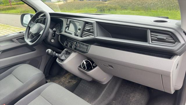 Volkswagen Transporter image 7