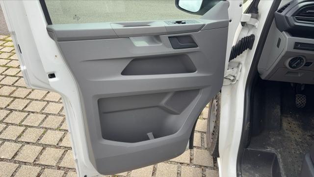 Volkswagen Transporter image 5