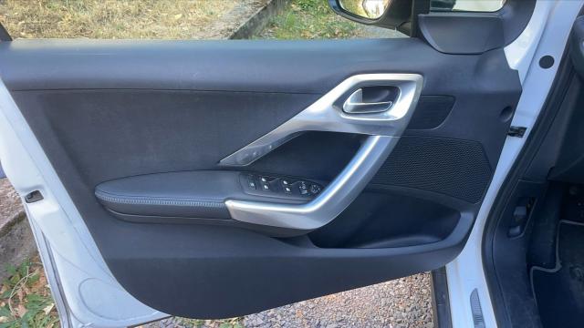 Peugeot 2008 image 1