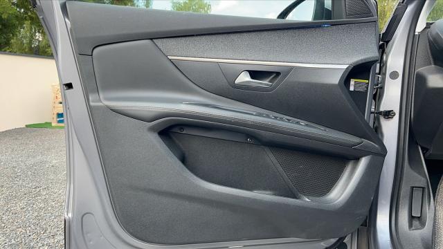 Peugeot 3008 image 3