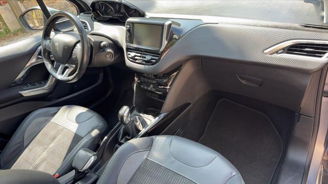 Peugeot 2008 image 3