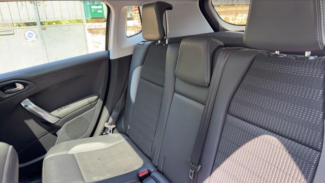 Peugeot 2008 image 8
