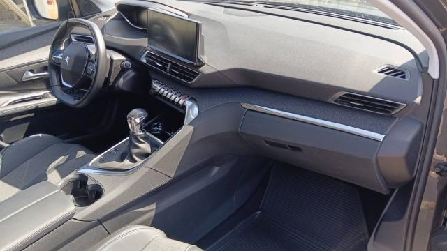Peugeot 5008 image 4