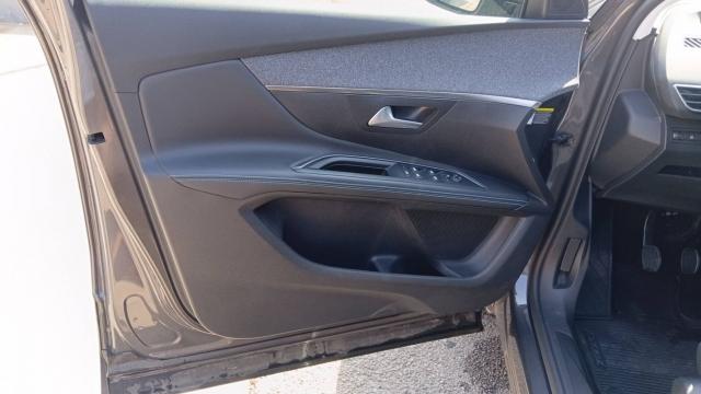 Peugeot 5008 image 7
