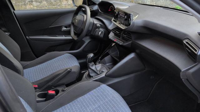 Peugeot 208 image 8