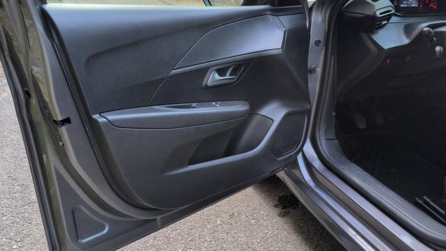 Peugeot 208 image 9