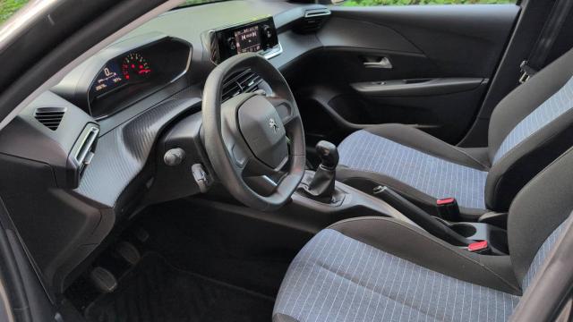 Peugeot 208 image 7