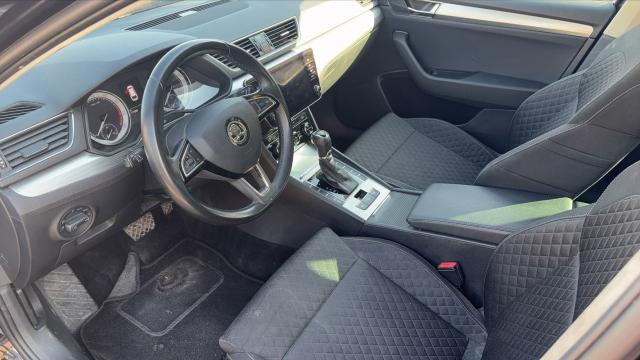 Skoda Superb Combi image 5