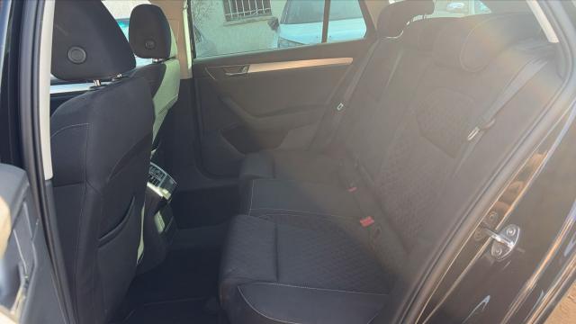 Skoda Superb Combi image 2
