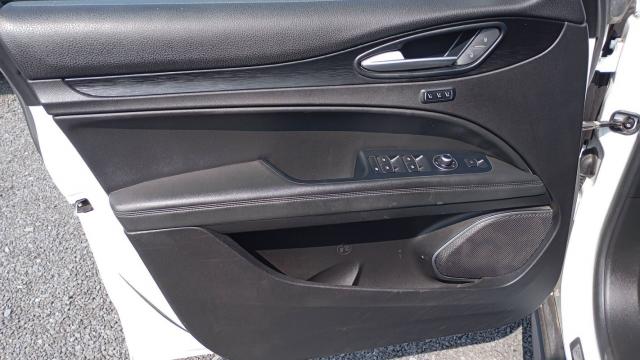 Alfa Romeo Stelvio image 5