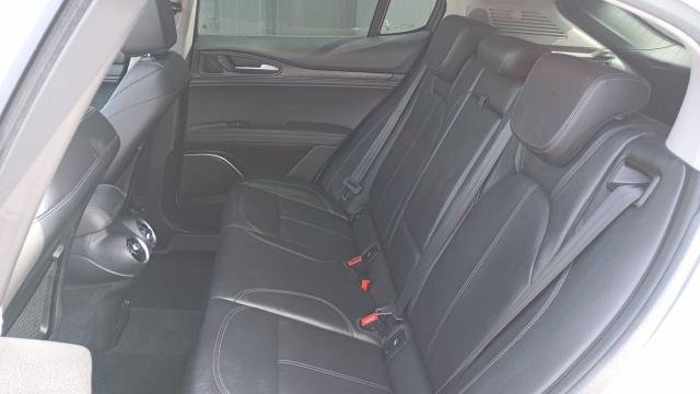 Alfa Romeo Stelvio image 6