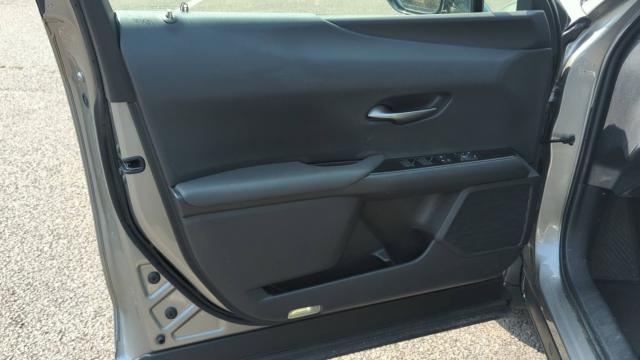Lexus Ux image 3