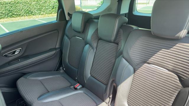 Renault Grand Scénic image 2