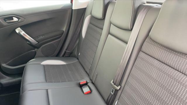 Peugeot 2008 image 1
