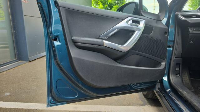Peugeot 2008 image 9