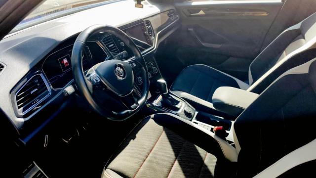 Volkswagen T-Roc image 2