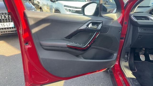Peugeot 2008 image 3