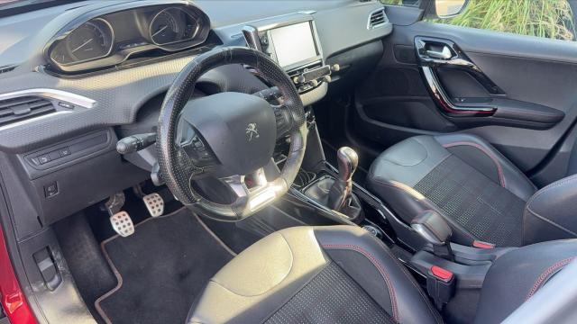 Peugeot 2008 image 8