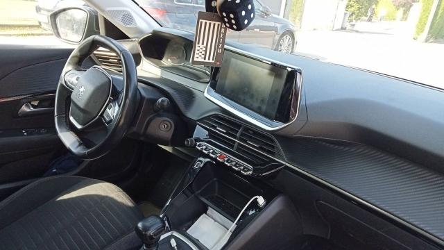 Peugeot 208 image 7