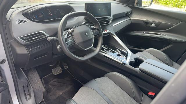 Peugeot 5008 image 2