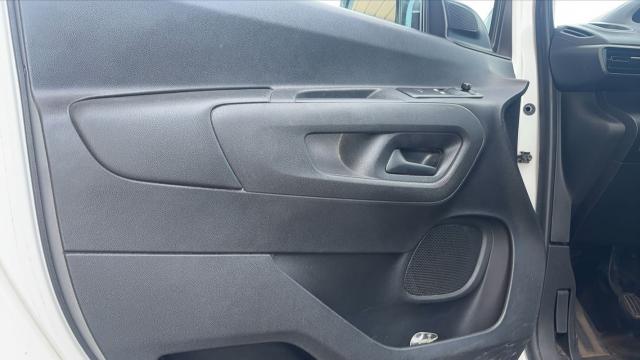 Peugeot Partner image 2