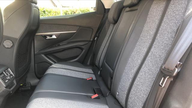 Peugeot 3008 image 3