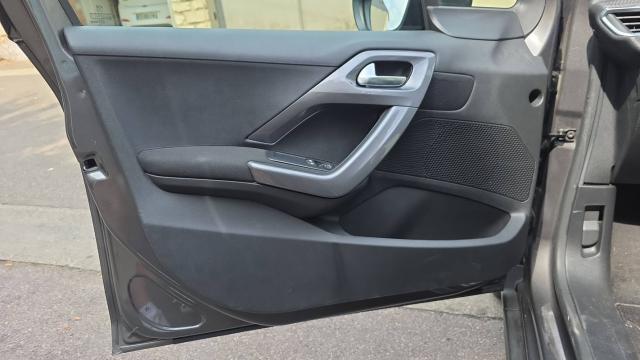 Peugeot 2008 image 2
