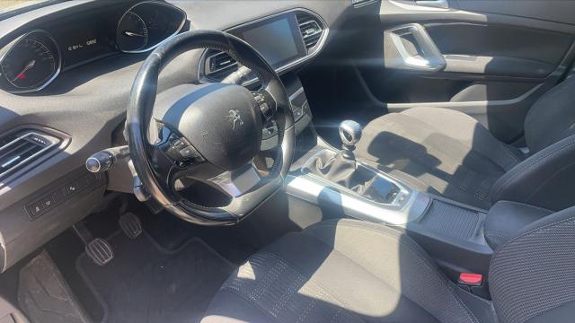 Peugeot 308 image 9