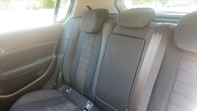Peugeot 308 image 2