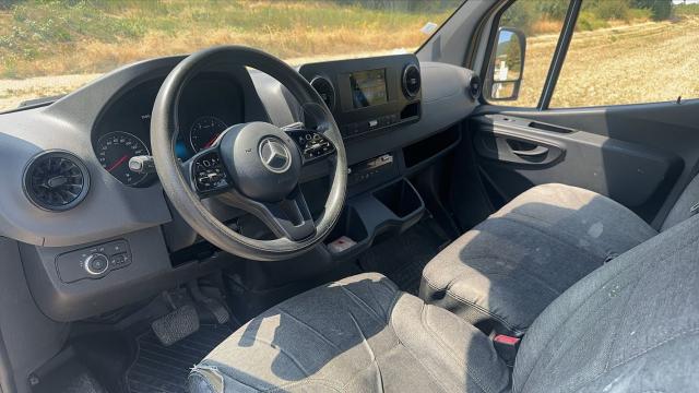 Mercedes Benz Sprinter image 8
