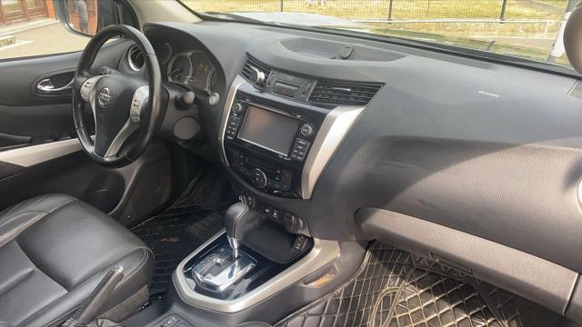 Nissan Navara image 9