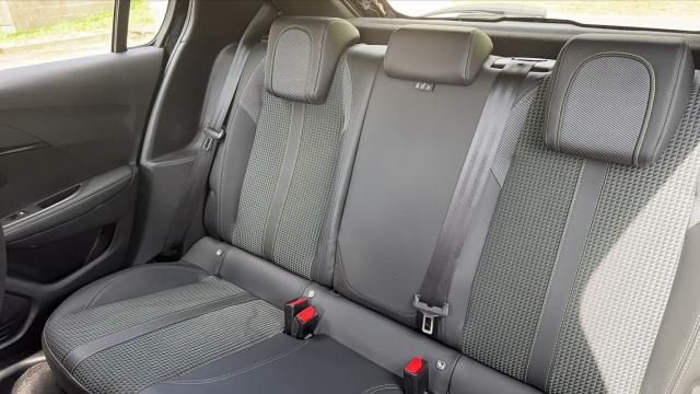 Peugeot E-208 image 1